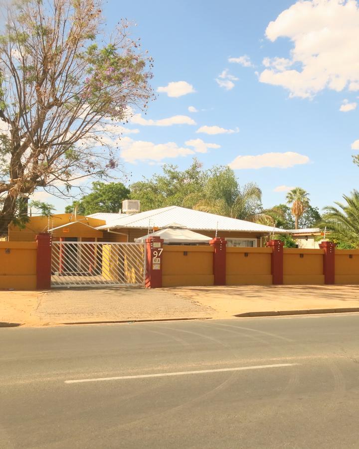 Casa Amico Mio Bed & Breakfast Windhoek Exterior photo